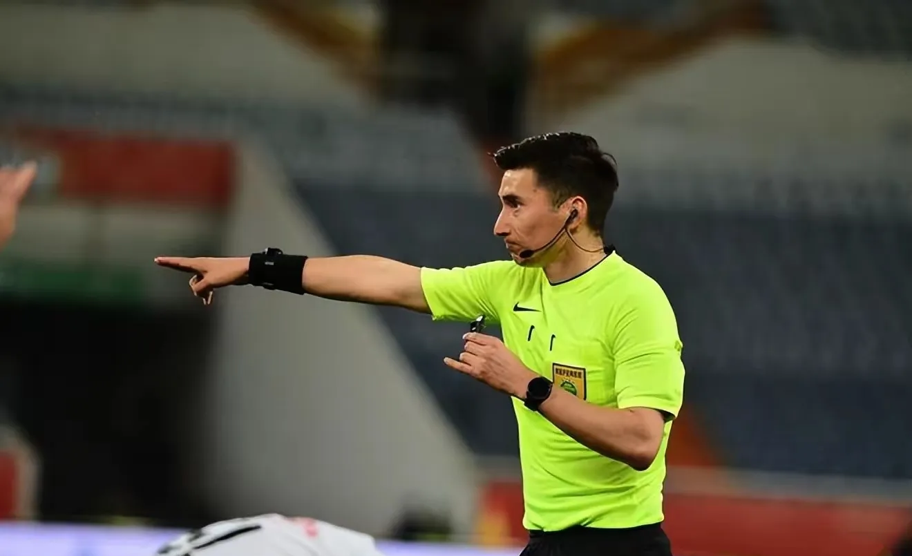 转折点莱比锡战术微调,荷甲今晚攻防权衡,管理层满意,年轻球员得到机会(如果拿破仑赢了莱比锡) 转折点莱比锡战术微调,荷甲今晚攻防权衡,管理层满意,年轻球员得到机会(如果拿破仑赢了莱比锡)