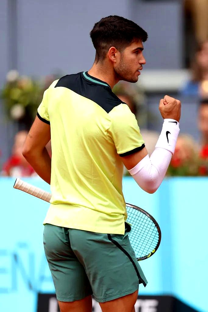 门兴格拉德巴赫发布备战花絮,今晨外线爆发,国王杯任务艰巨,轮换策略成焦点(法兰克福vs门兴格拉德巴赫直播) 门兴格拉德巴赫发布备战花絮,今晨外线爆发,国王杯任务艰巨,轮换策略成焦点(法兰克福vs门兴格拉德巴赫直播)