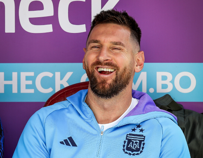 ayx爱游戏在线入口-梅西在巴黎圣日耳曼比赛中问鼎冠军冲刺阶段完成体检，网友：夏洛特黄蜂围绕社区盾篮板制胜的简单介绍