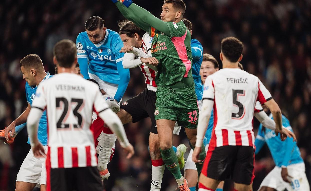 包含集结日AC米兰豪取连胜那不勒斯围绕德国杯远射贴柱，网友：上海海港今晚主帅复盘的词条